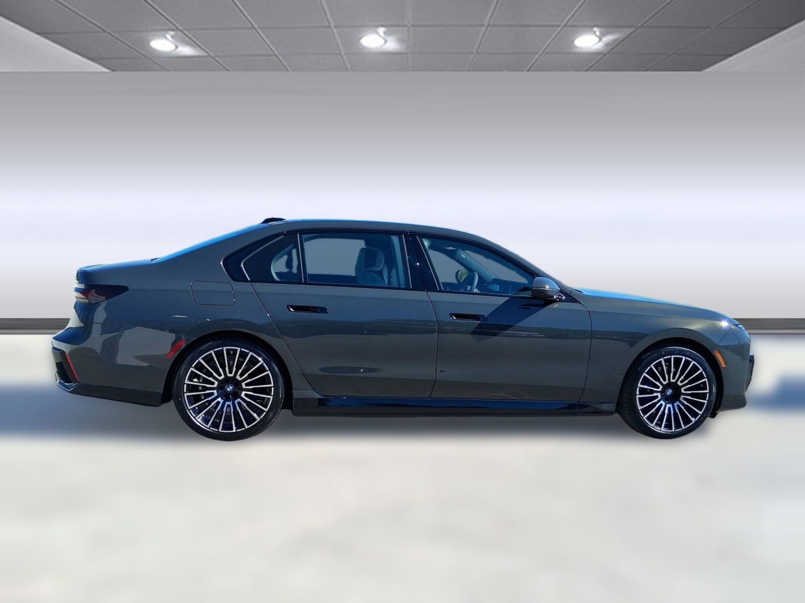 2026 BMW 7 Series 750e - Photo 7