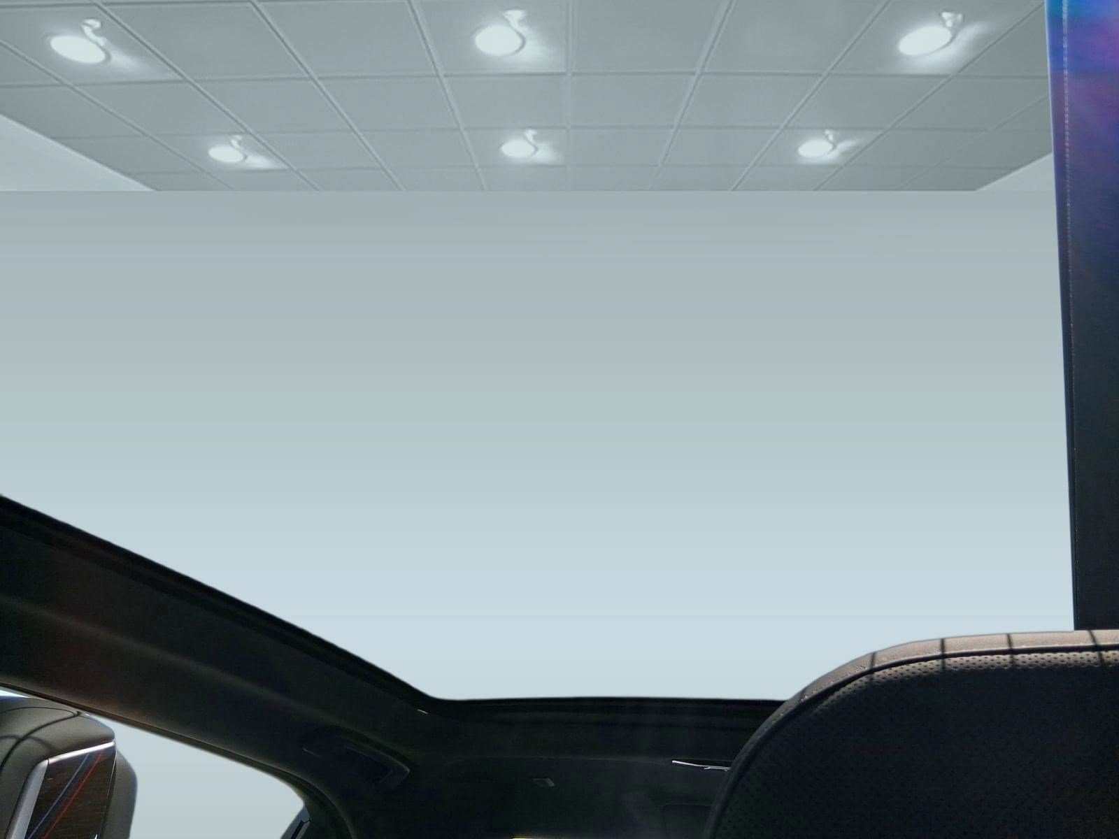 2026 BMW 7 Series 750e - Photo 26