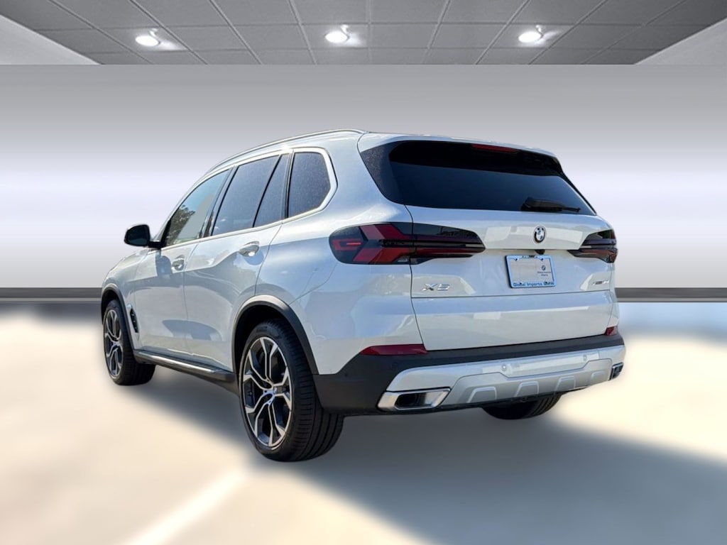 New 2026 BMW X5 xDrive40i SUV