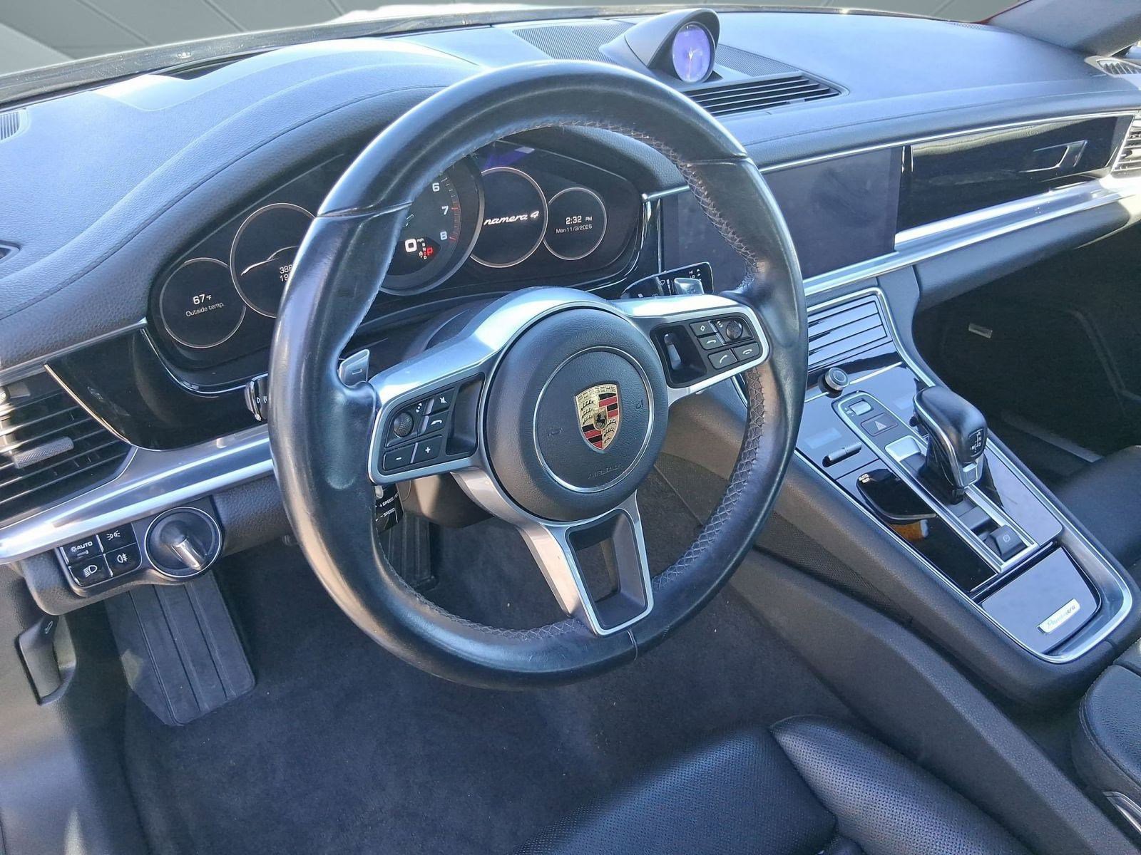 2019 Porsche Panamera 4 photo 4