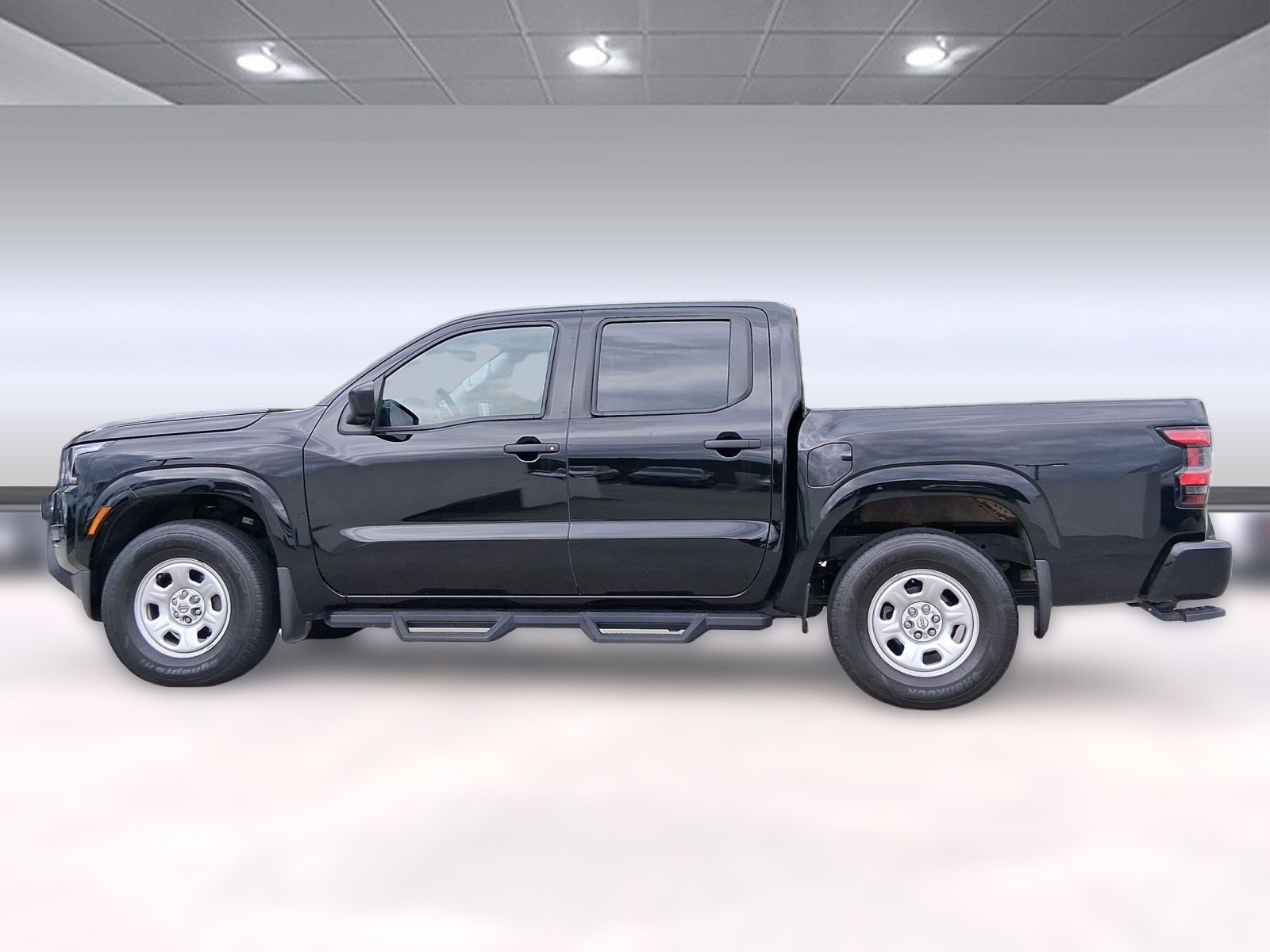 2022 Nissan Frontier Crew Cab S photo 2