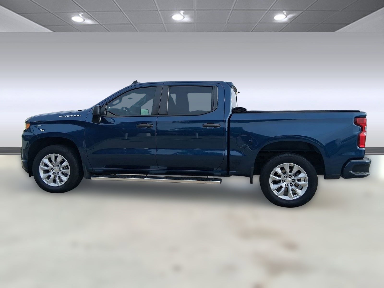 2021 Chevrolet Silverado 1500 Custom photo 2