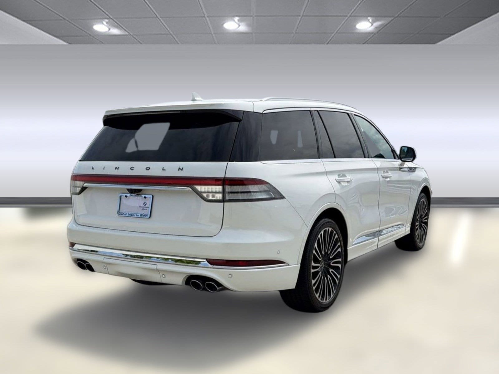 Aviator Black Label SUV