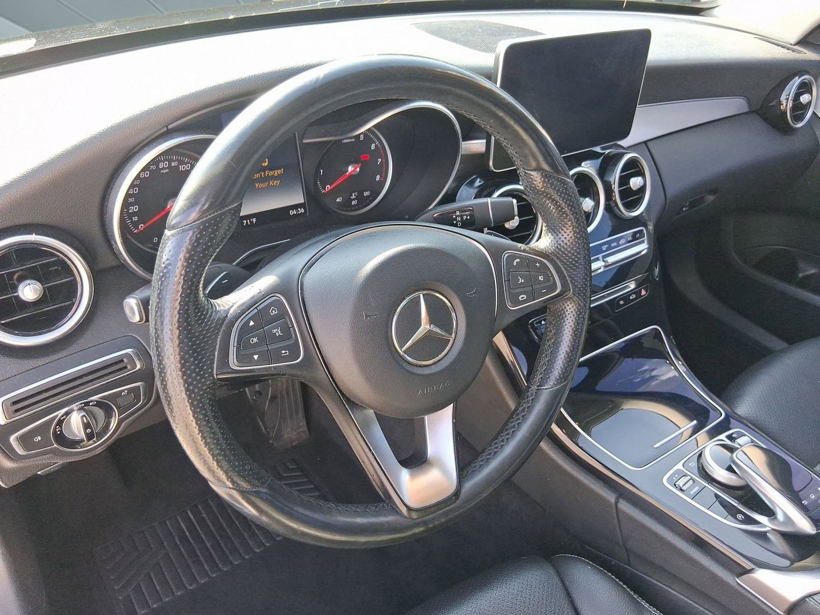 2016 Mercedes Benz C 300 4MATIC Sedan photo 4
