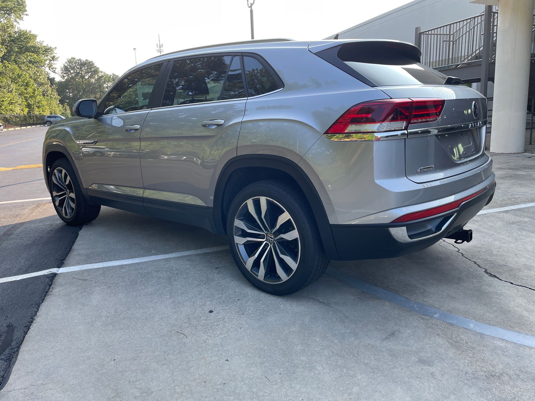 2021 Volkswagen Atlas Cross Sport photo 3