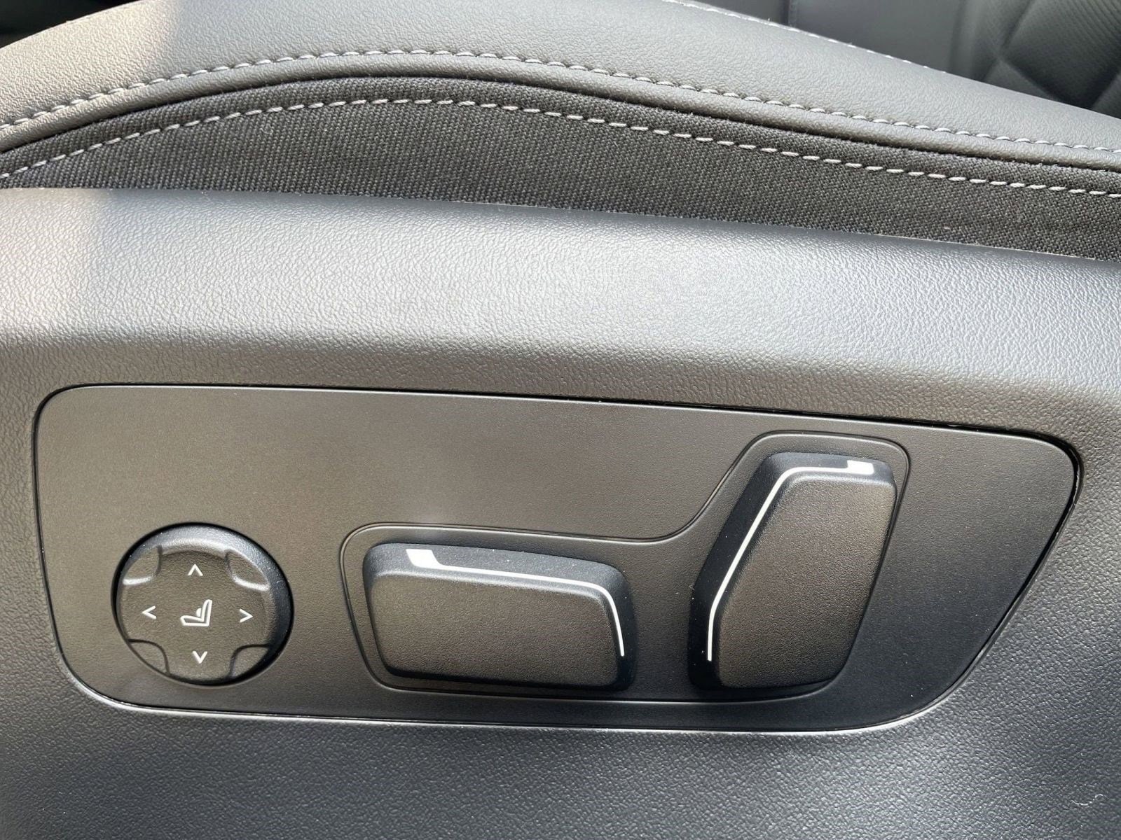 2026 BMW 5 Series 530i - Photo 13