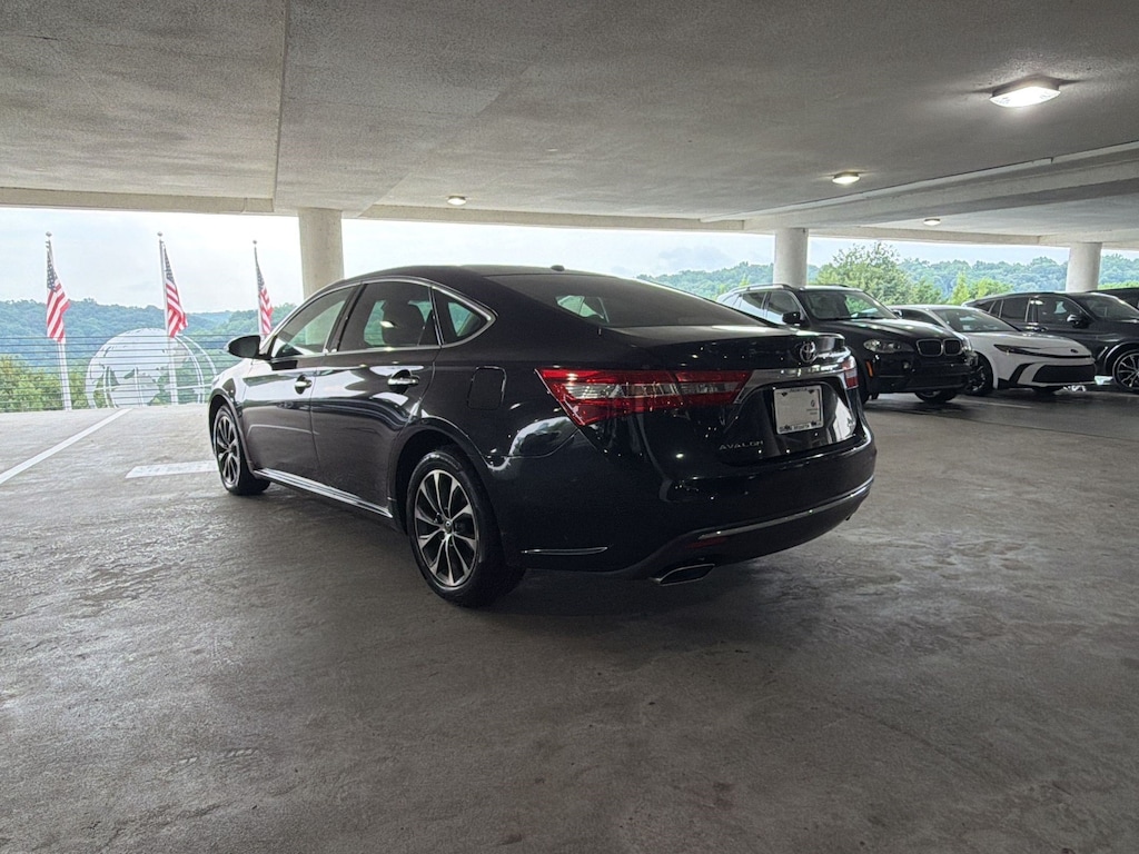 Used 2017 Toyota Avalon XLE Sedan