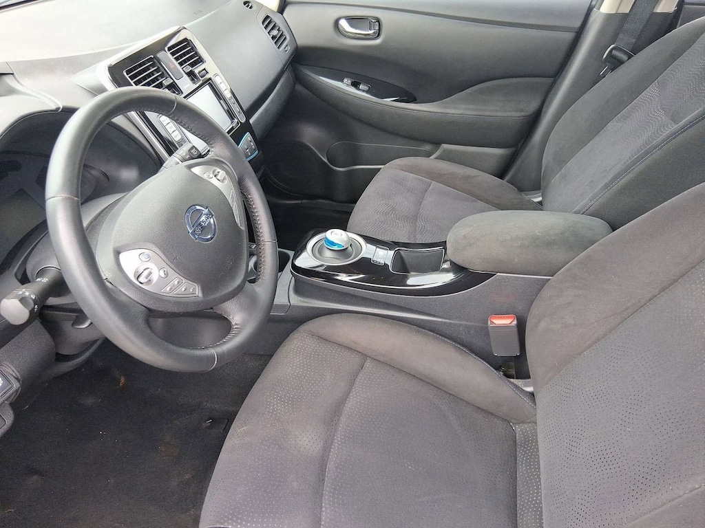 Used 2015 Nissan LEAF SV HB SV