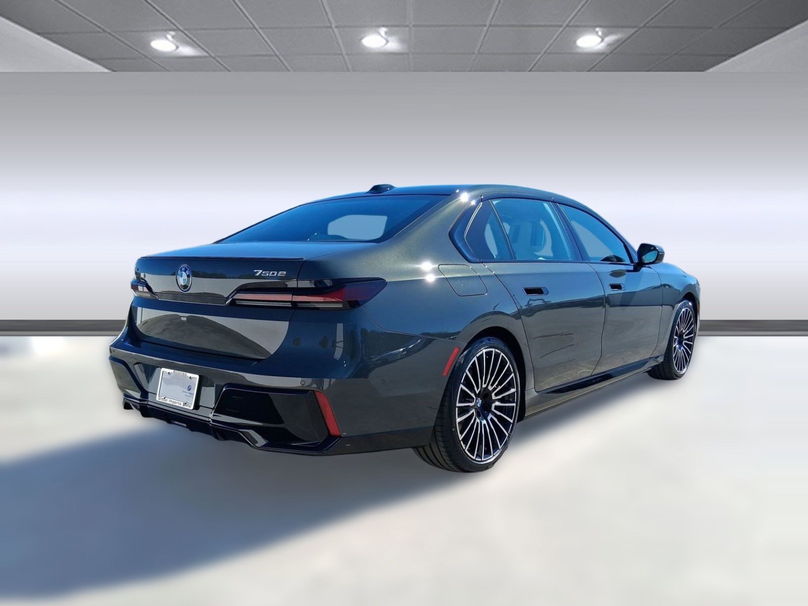 2026 BMW 7 Series 750e - Photo 8