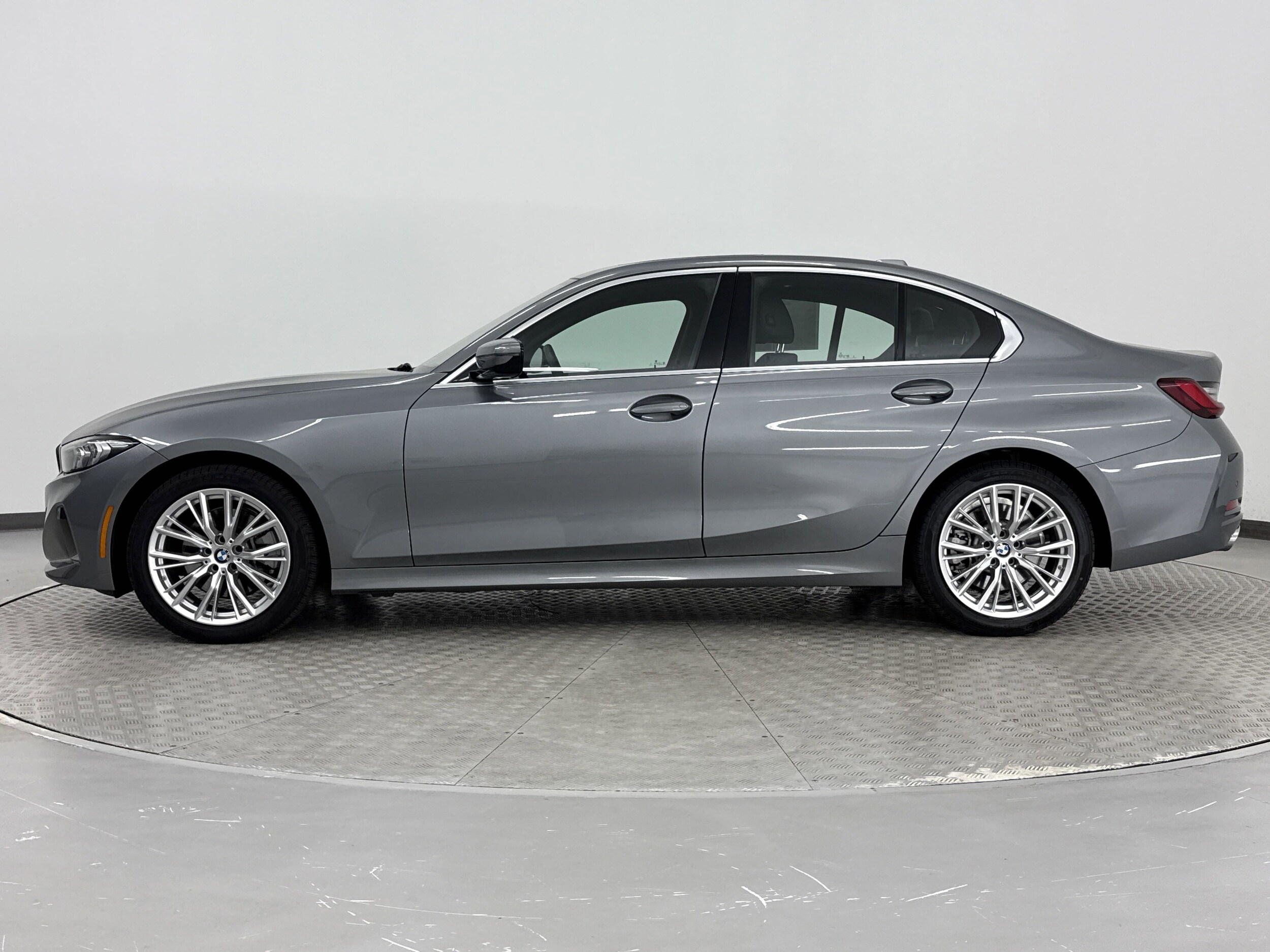 2024 Bmw 330i photo 4