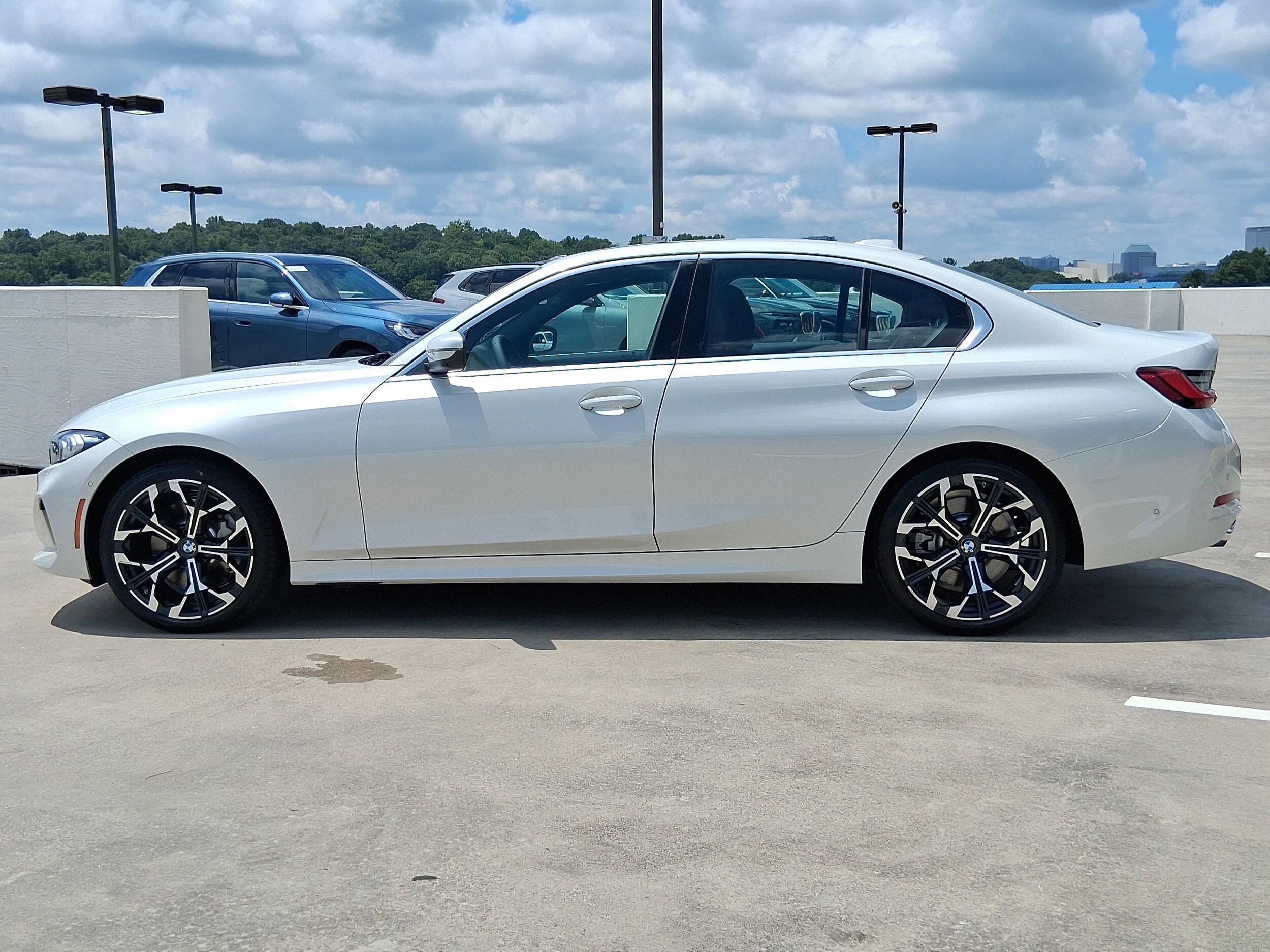 2025 Bmw 330i photo 4