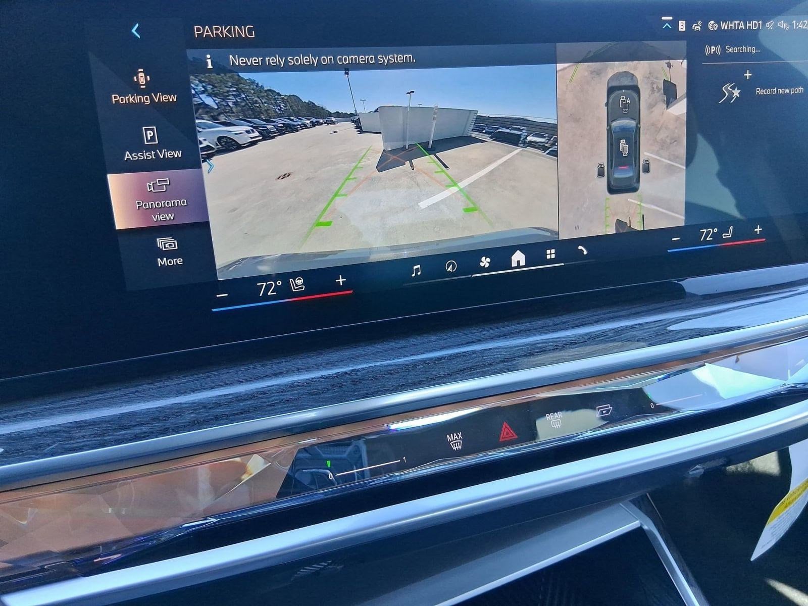 2026 BMW 7 Series 750e - Photo 25