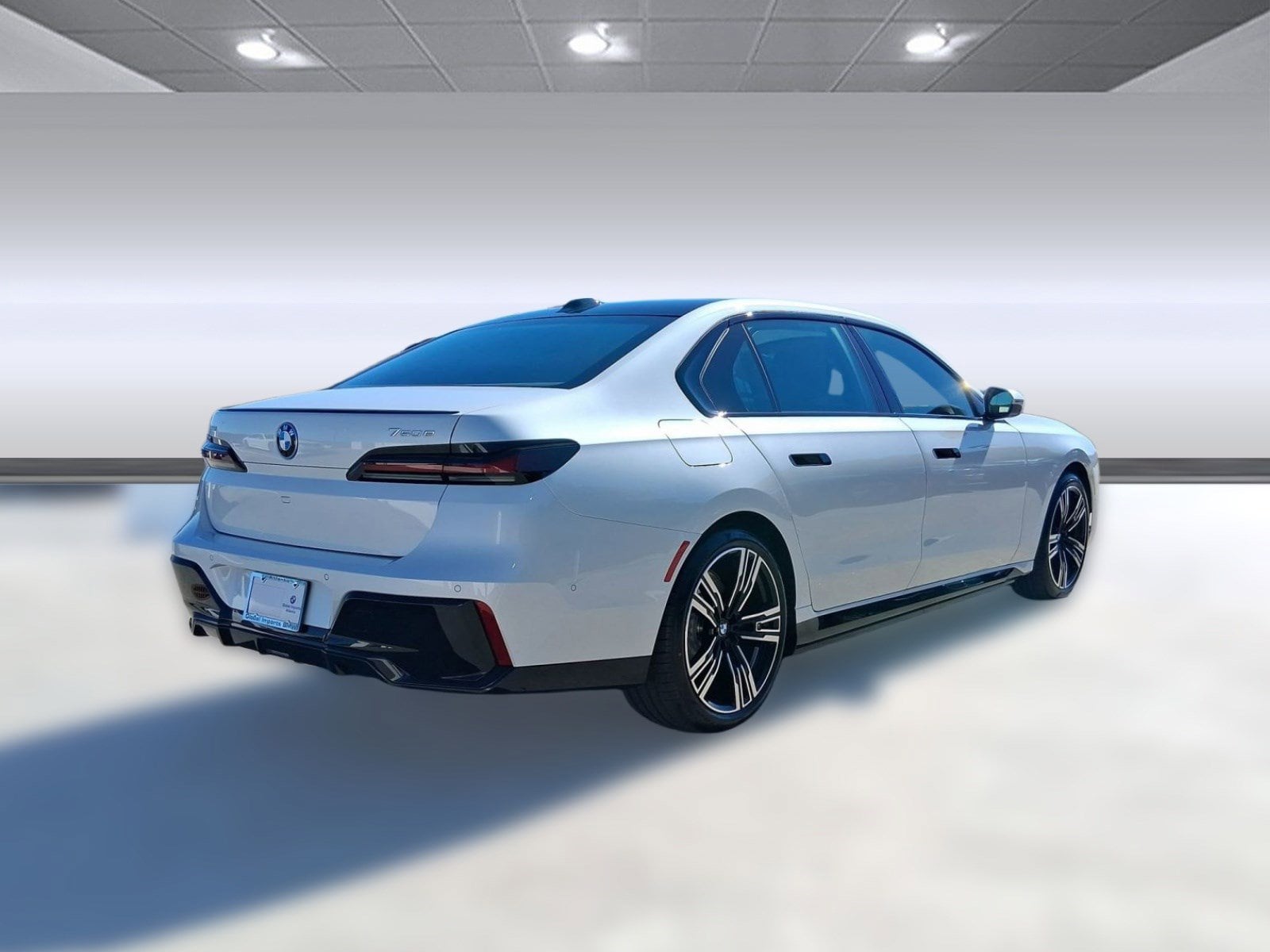 2026 BMW 7 Series 750e - Photo 8
