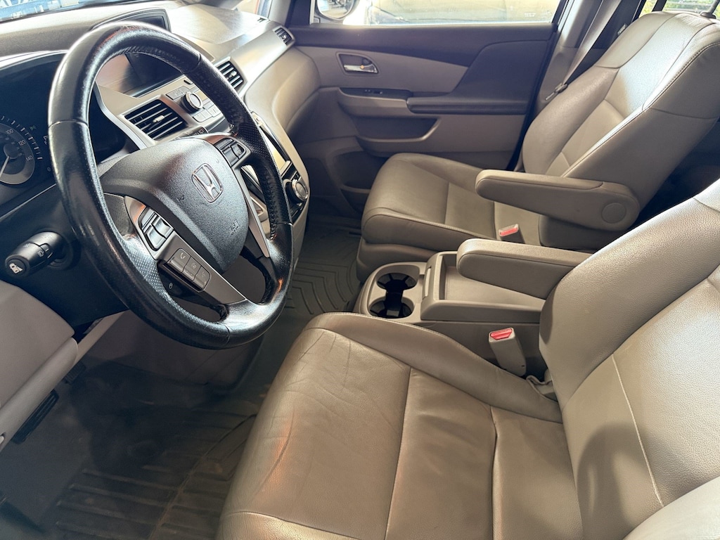 Used 2016 Honda Odyssey EX-L w/Navigation Van Passenger Van