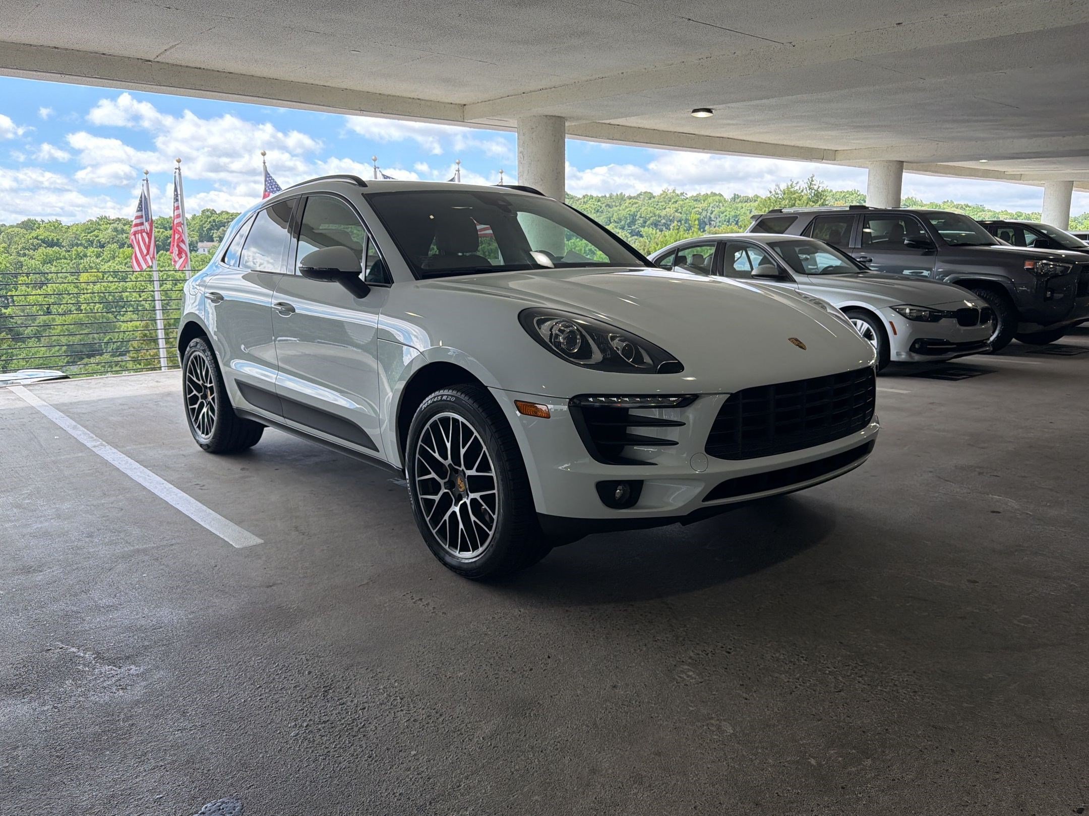 Macan S SUV