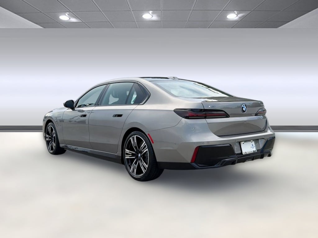 New 2026 BMW 750e xDrive Sedan