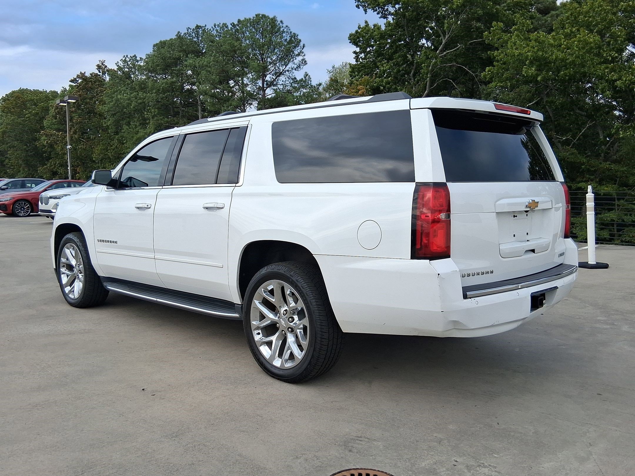 2018 Chevrolet Suburban Premier photo 3
