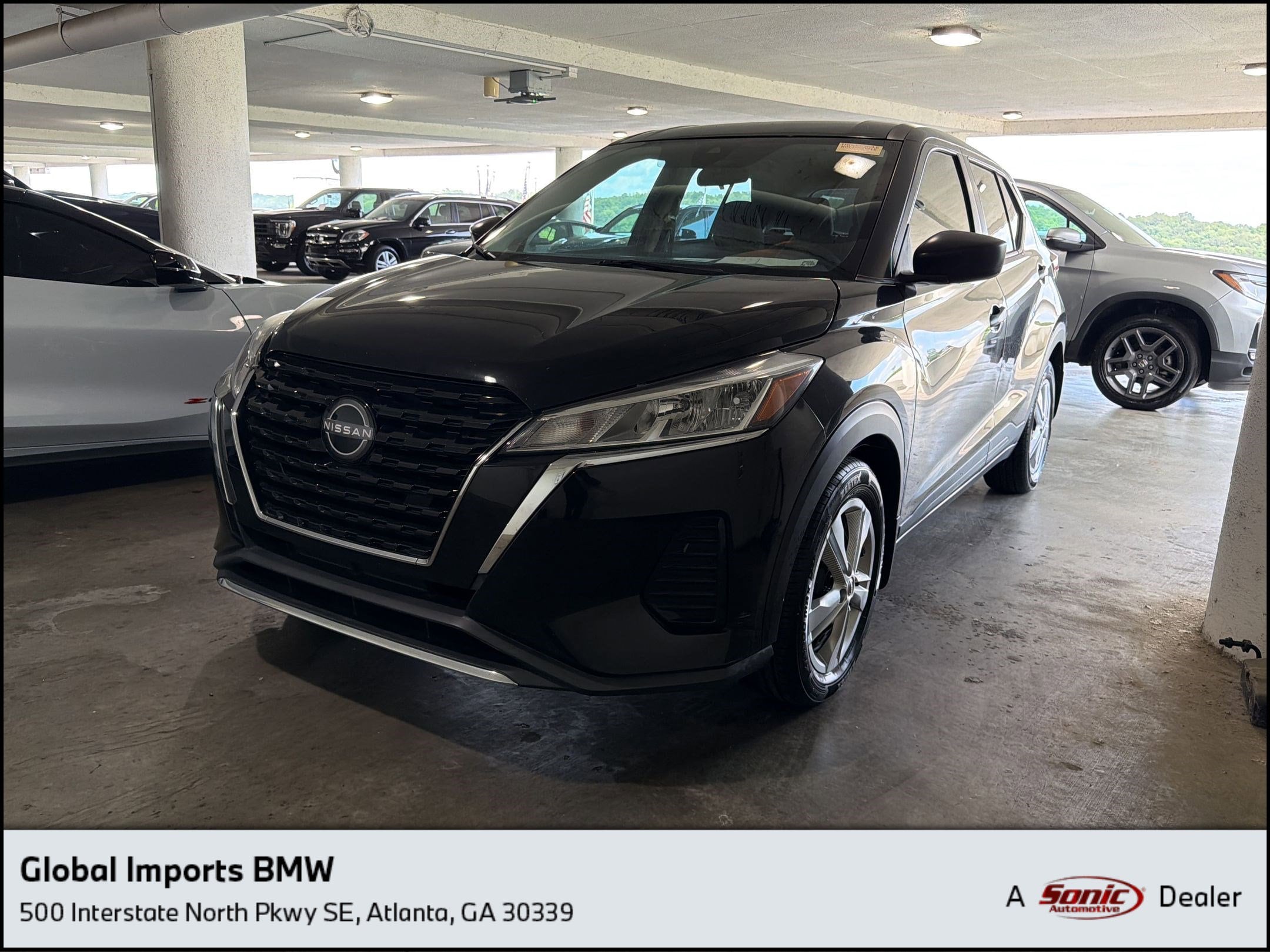 Kicks S SUV