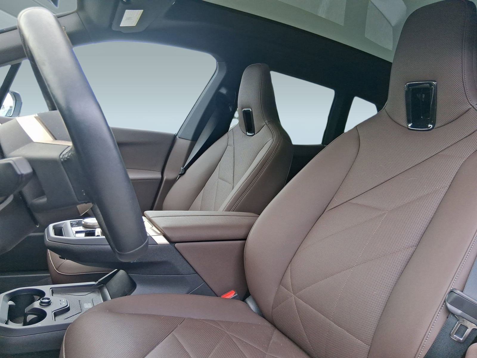 2024 Bmw iX photo 2