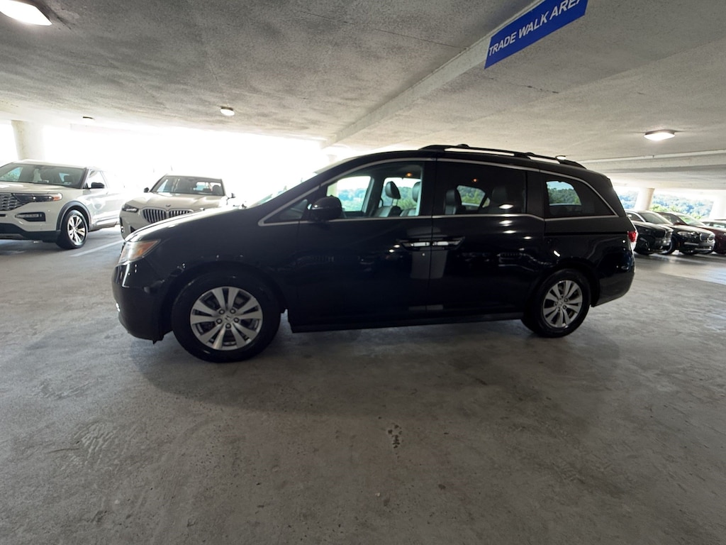 Used 2016 Honda Odyssey EX-L w/Navigation Van Passenger Van