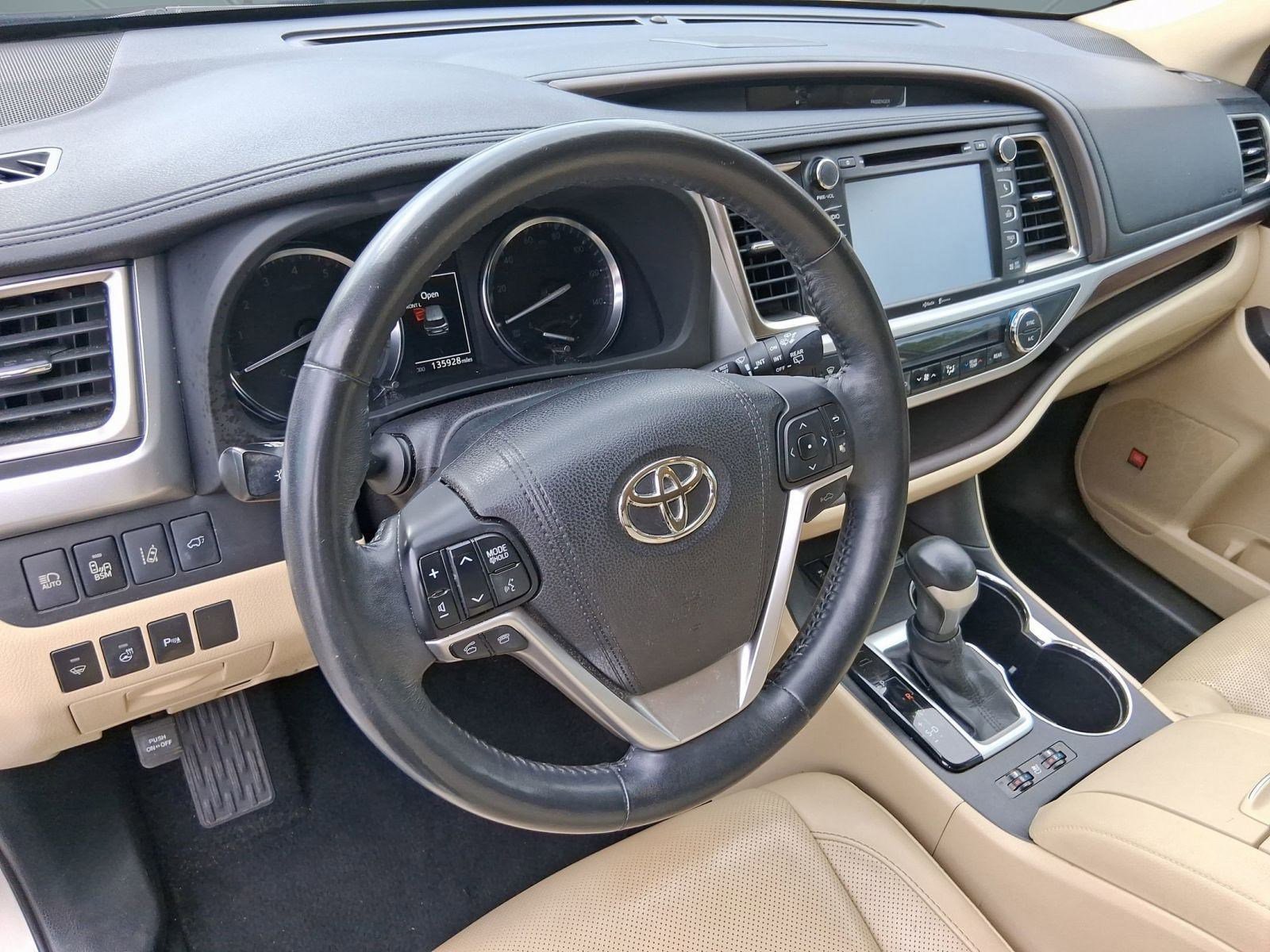 2015 Toyota Highlander Limited photo 4