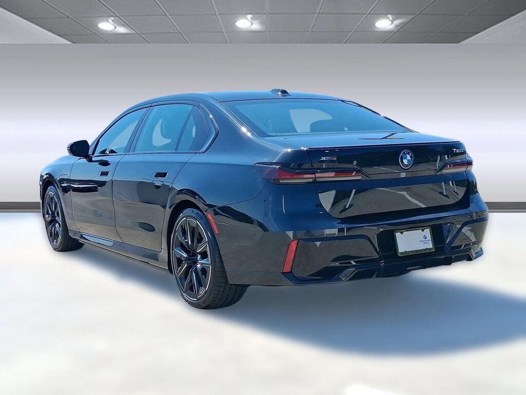 New 2026 BMW 750e xDrive Sedan