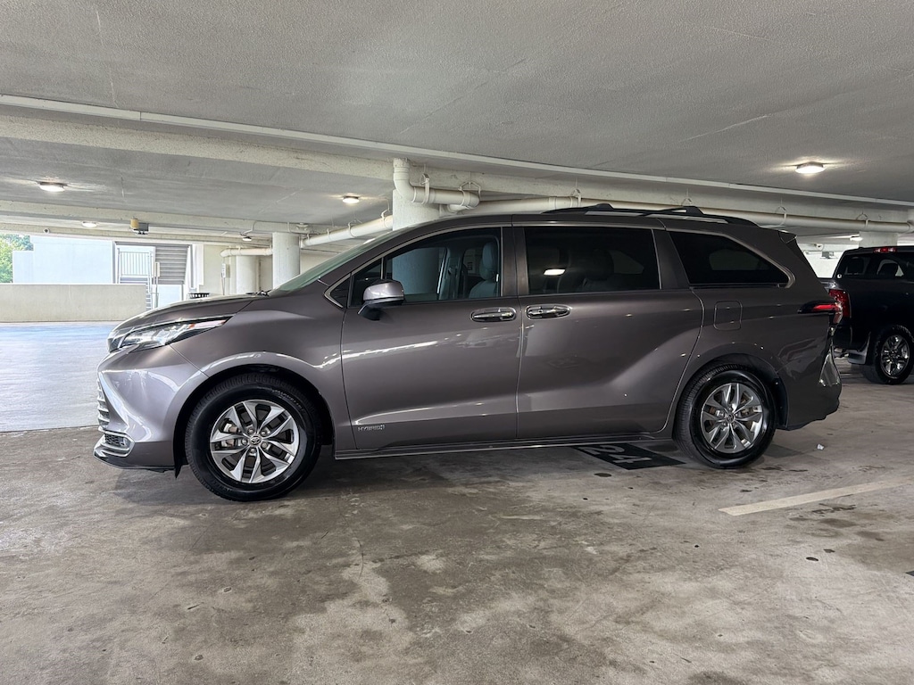 Used 2021 Toyota Sienna XLE 8 Passenger Van