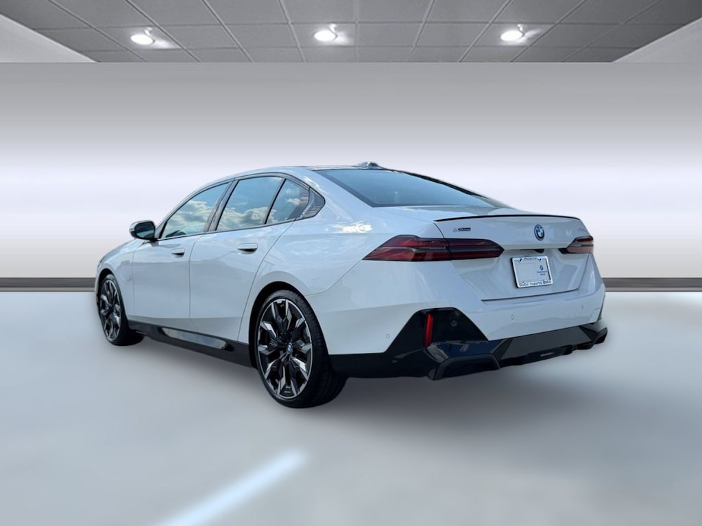 New 2027 BMW 550e xDrive Sedan