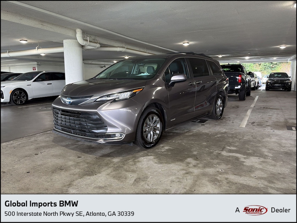 Used 2021 Toyota Sienna XLE 8 Passenger Van