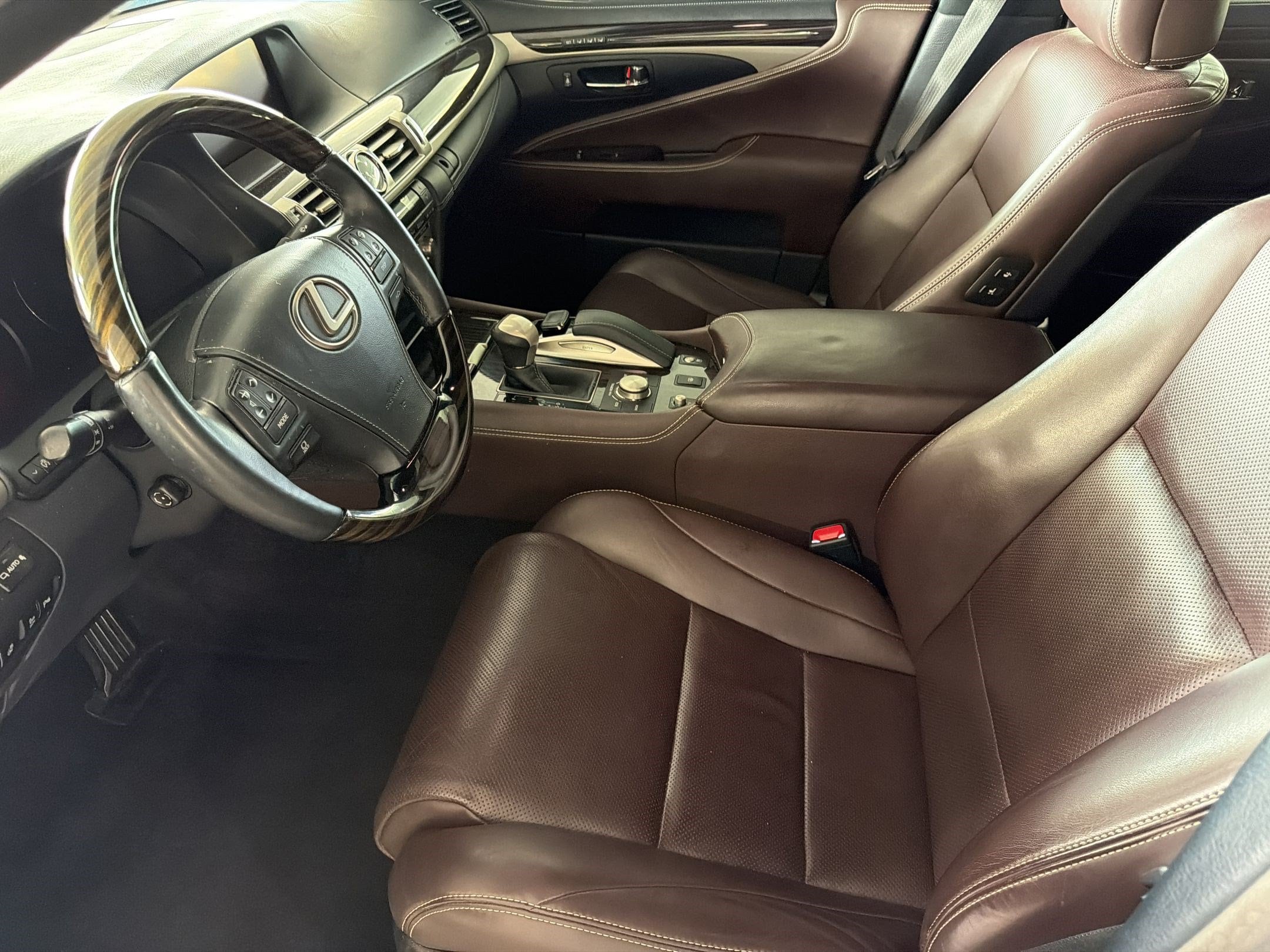 LS 460 Sedan