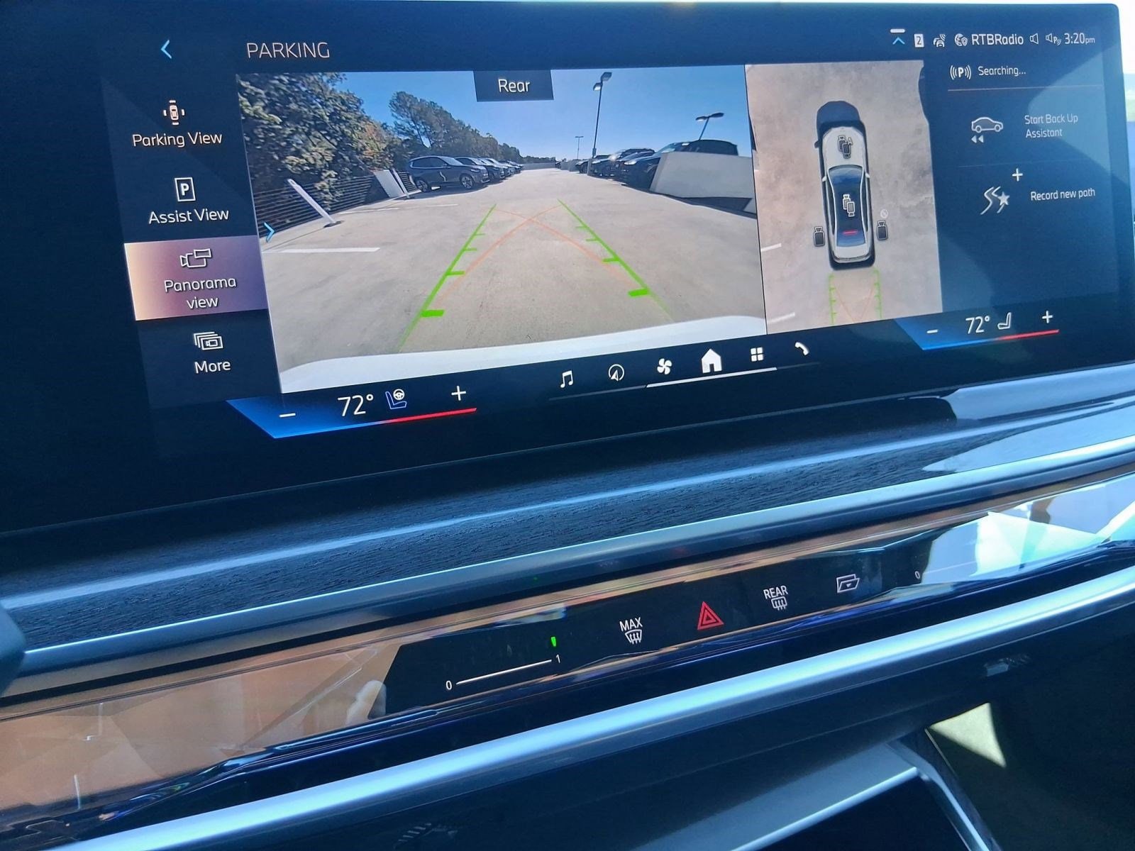 2026 BMW 7 Series 750e - Photo 25