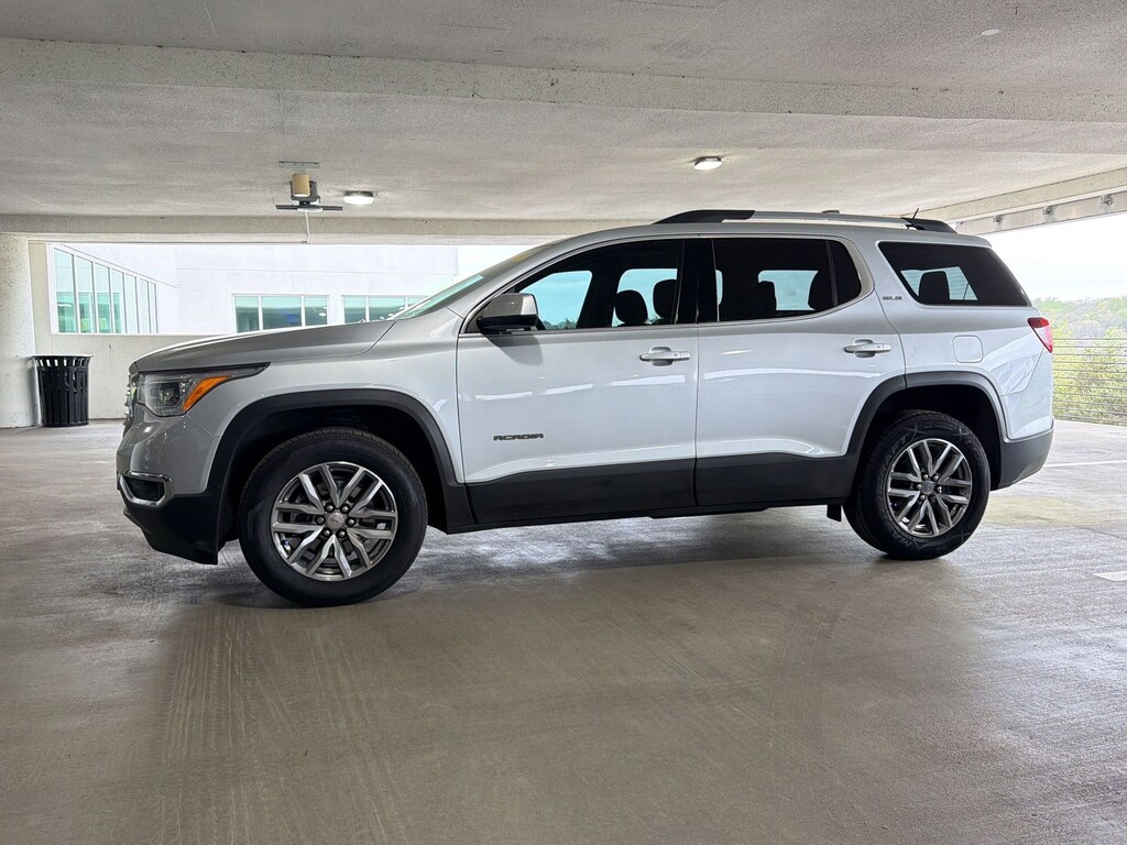 Used 2017 GMC Acadia SLE-2 SUV