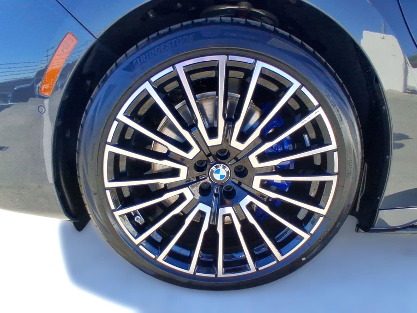 2026 BMW 7 Series 750e - Photo 11