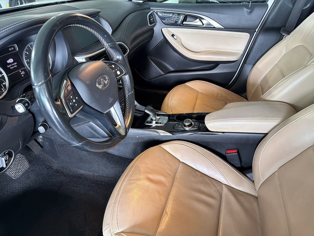 Used 2017 INFINITI QX30 Premium SUV