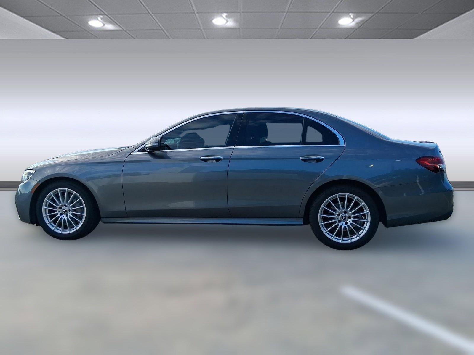 2022 Mercedes Benz E 350 Sedan photo 2