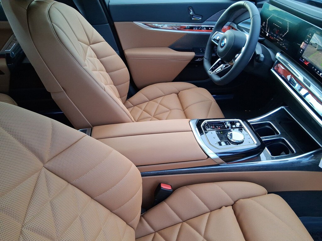 New 2026 BMW 740i xDrive Sedan