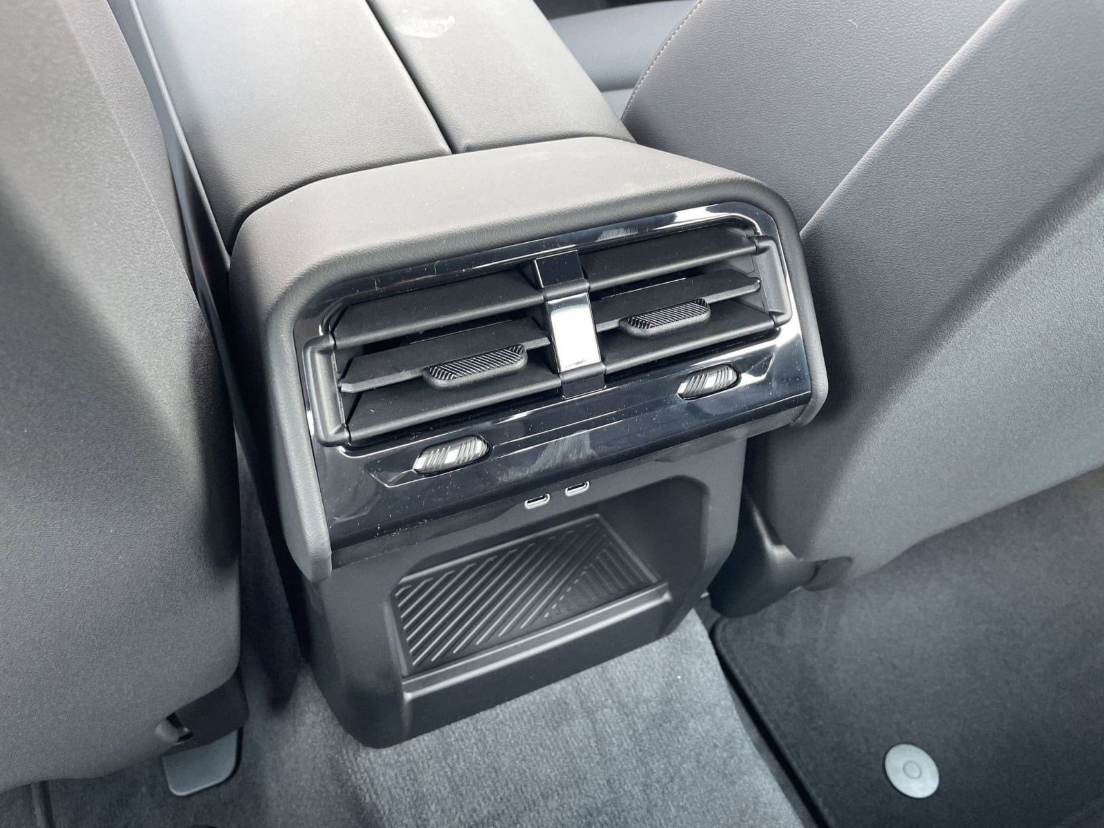 2026 BMW 5 Series 530i - Photo 29