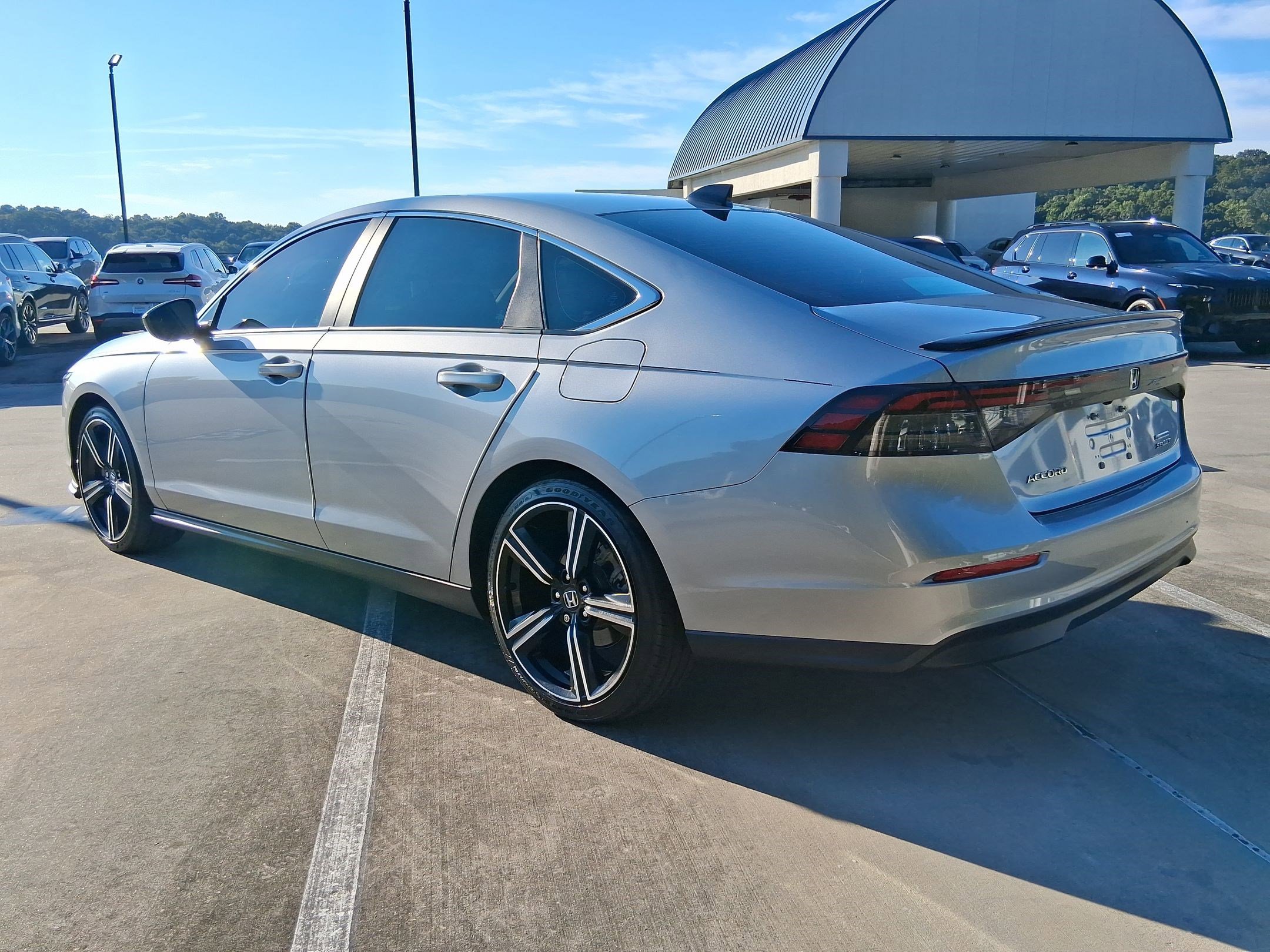 2023 Honda Accord Hybrid Sport photo 2