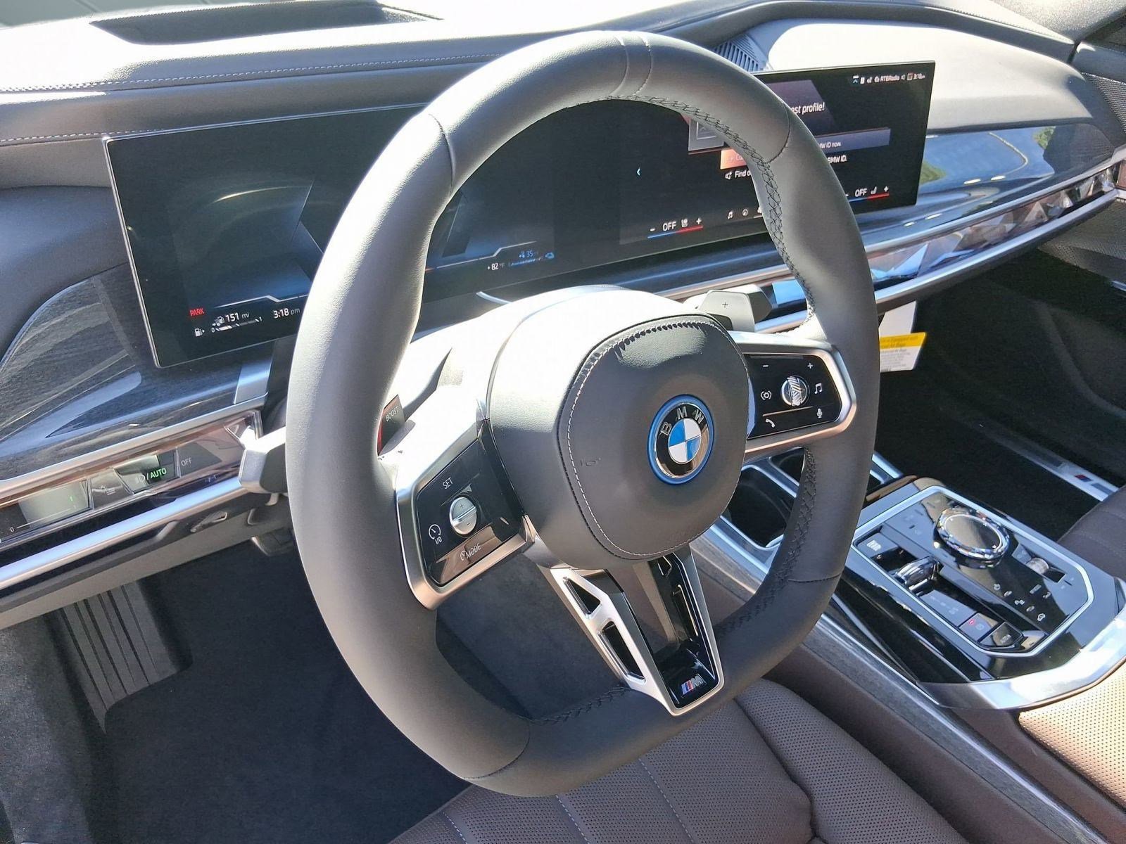 2026 BMW 7 Series 750e - Photo 14