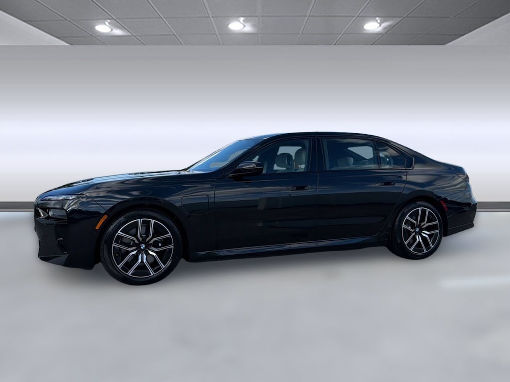 New 2026 BMW 750e xDrive Sedan