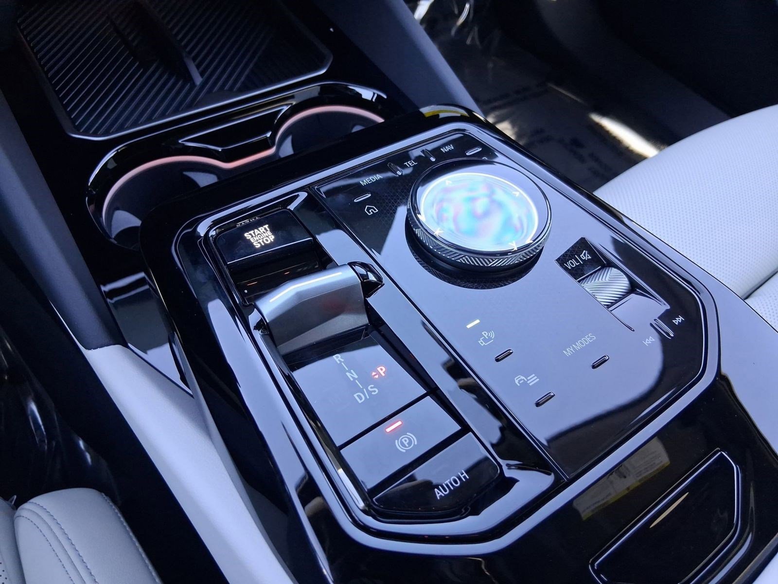 2026 BMW 5 Series 530i - Photo 16