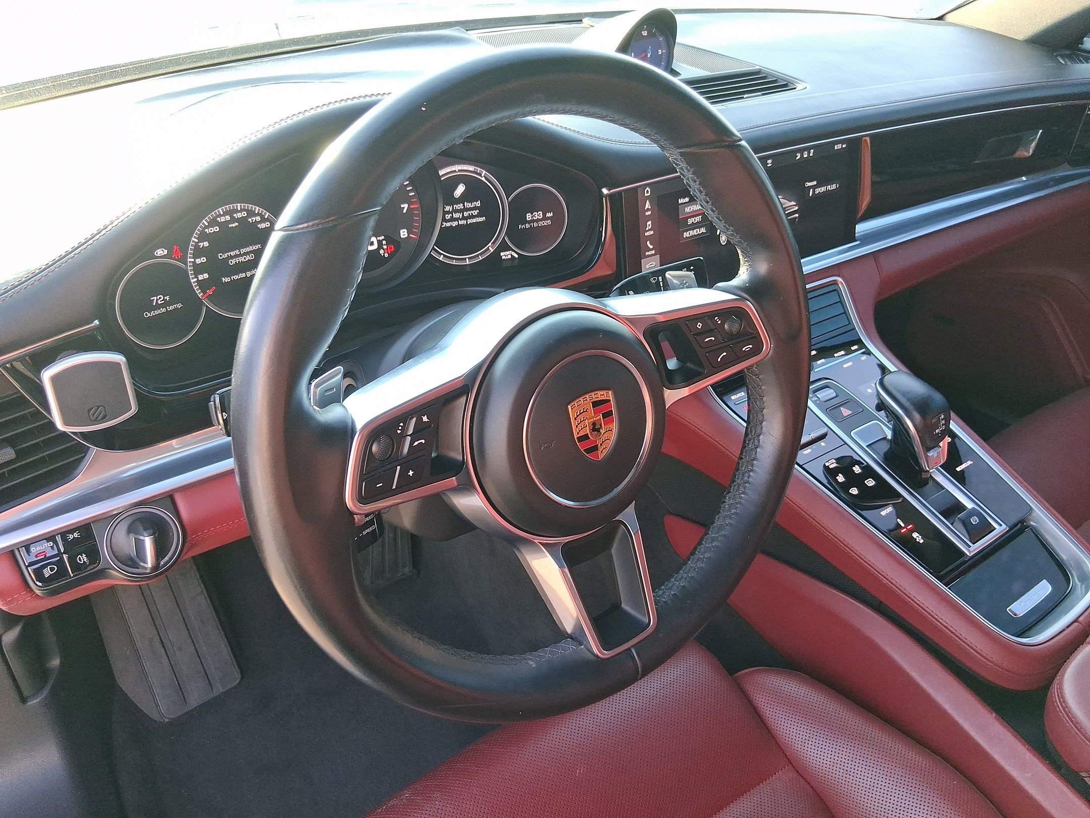 2018 Porsche Panamera Base 4 photo 4
