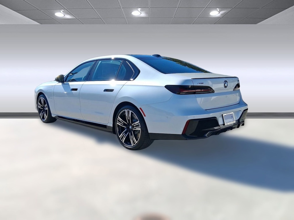 New 2026 BMW 750e xDrive Sedan