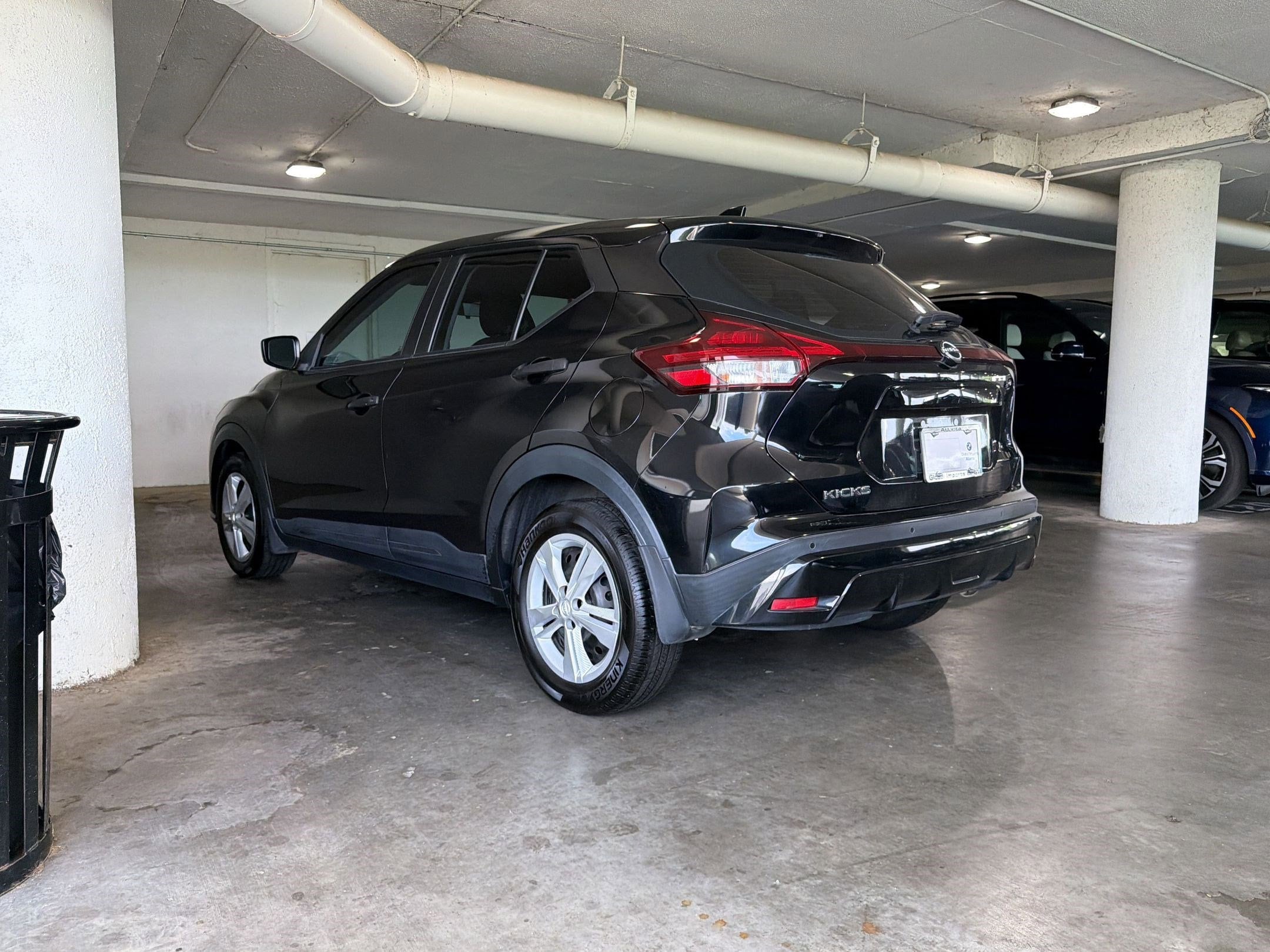 Kicks S SUV