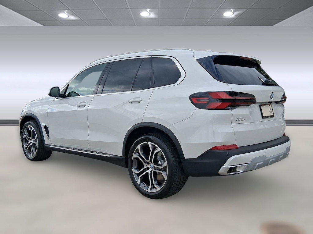 New 2026 BMW X5 sDrive40i SUV