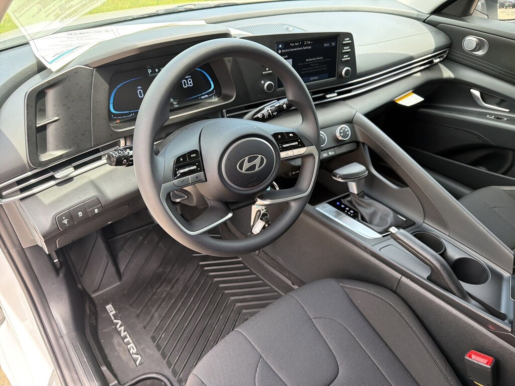 New 2026 Hyundai Elantra SE SE IVT