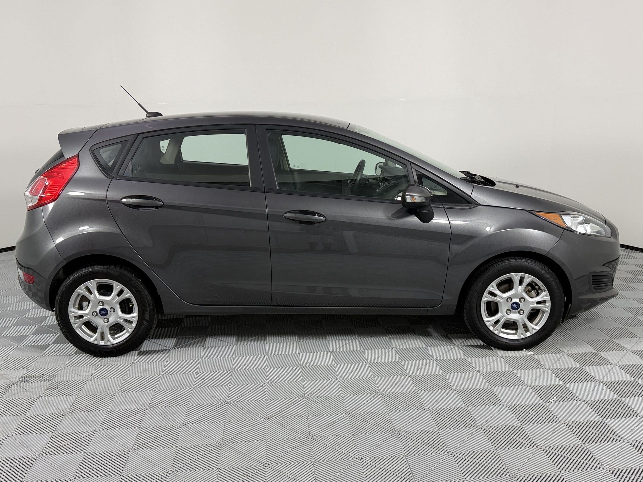 2016 Ford Fiesta SE HB SE