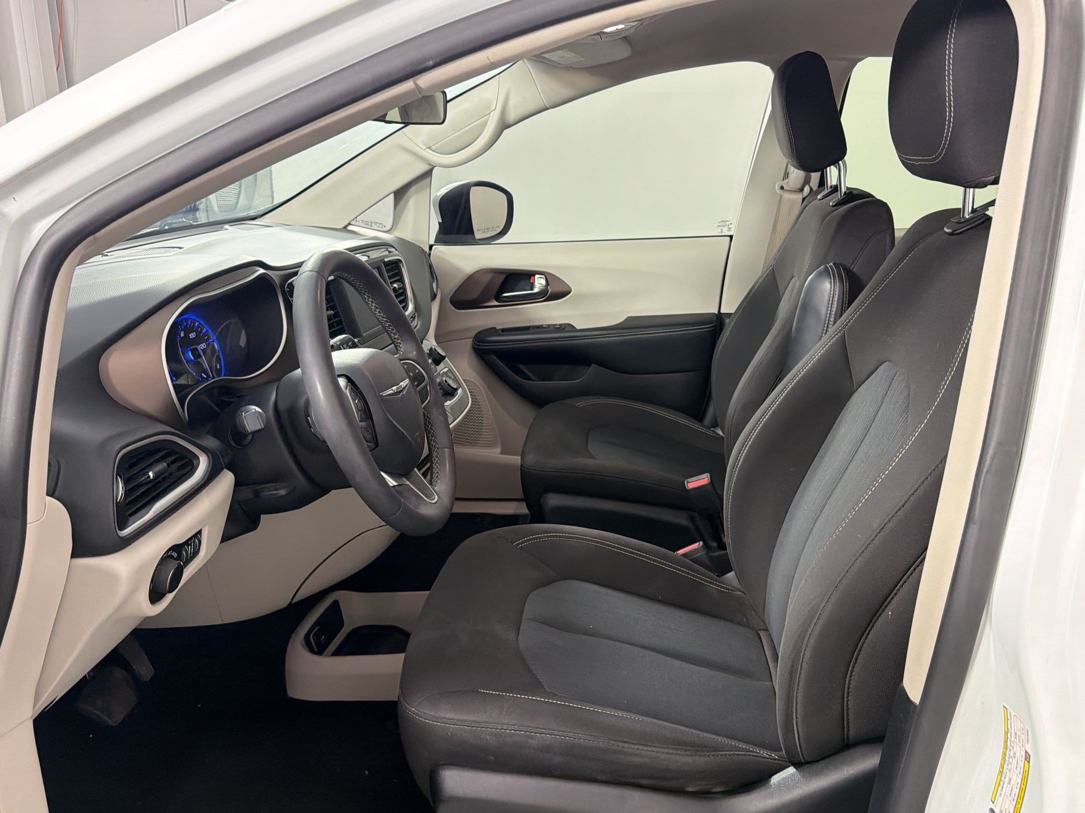 Voyager LX LX FWD