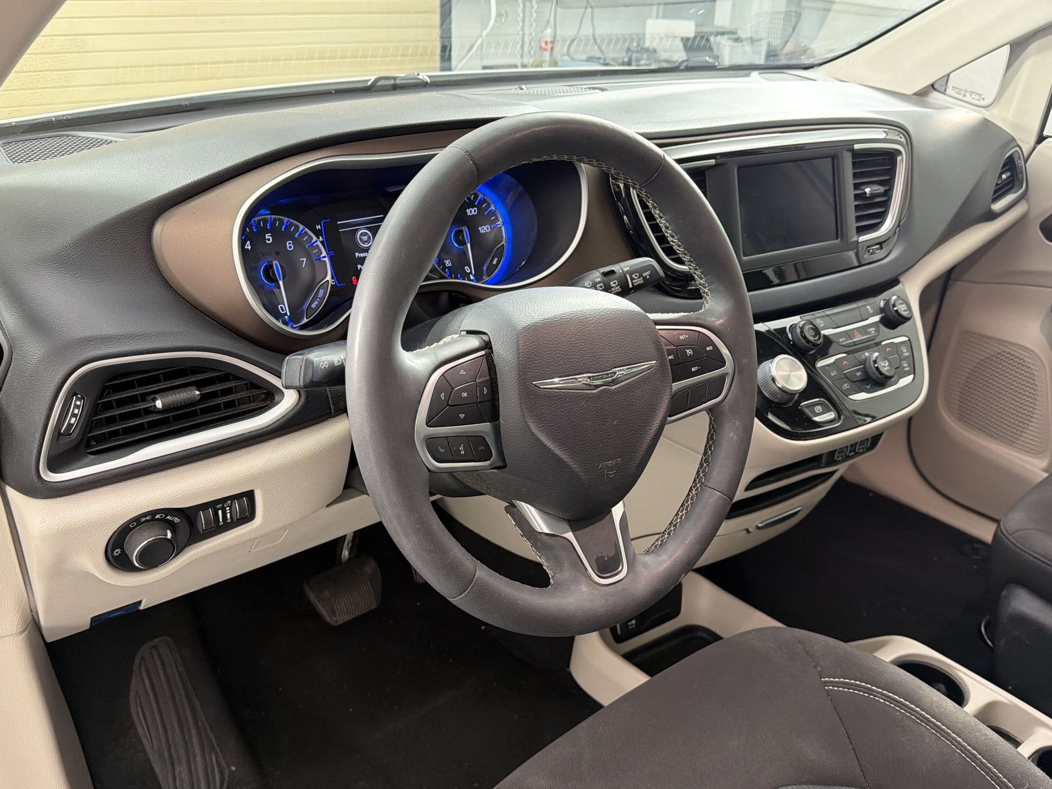 Voyager LX LX FWD