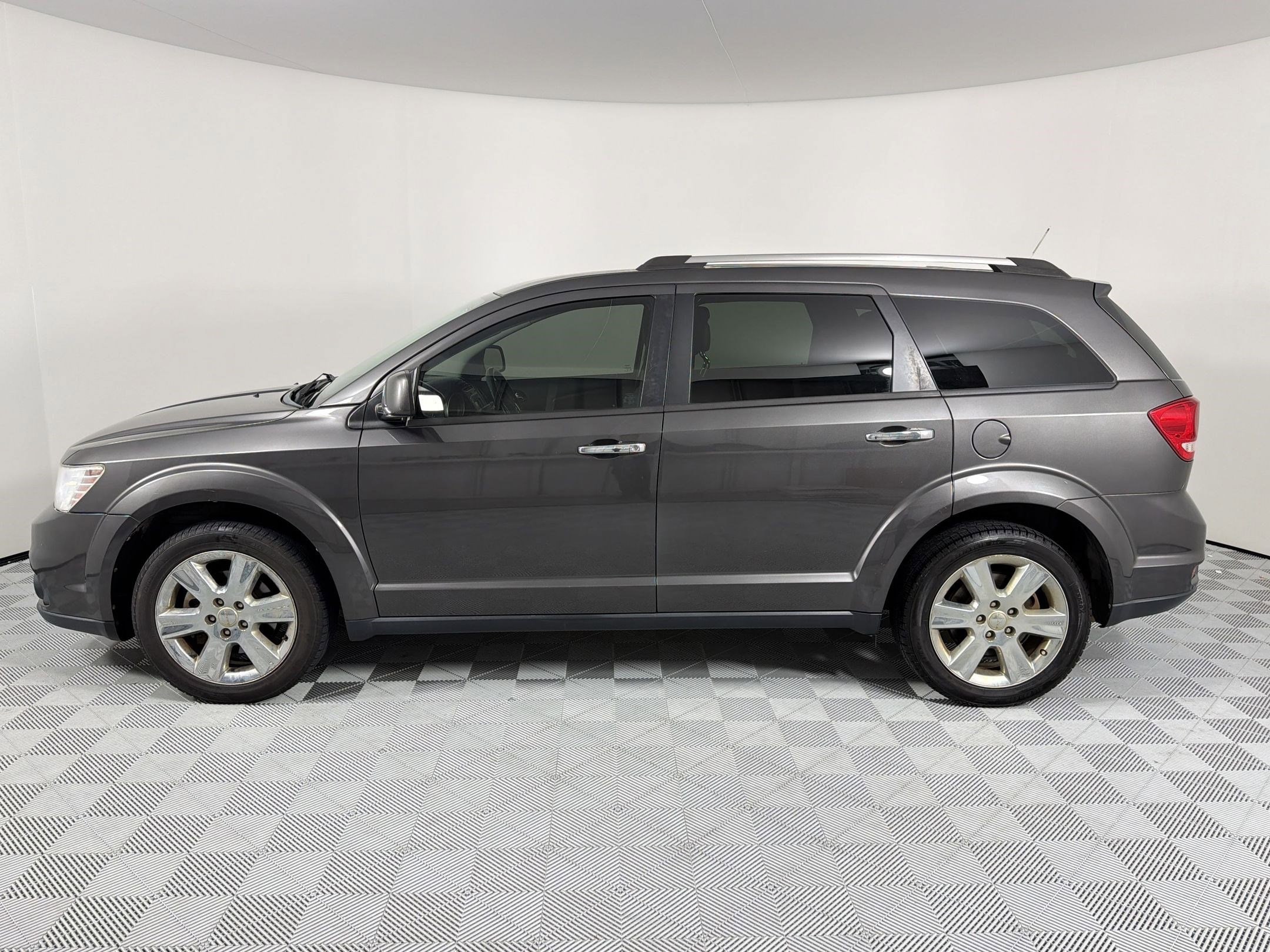 Used 2017 Dodge Journey SXT with VIN 3C4PDCBG6HT517042 for sale in Greenville, TX